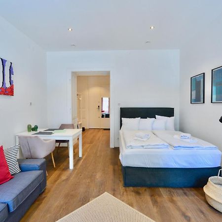 Charming Studio In Servitenviertel I Apartment Виена Екстериор снимка
