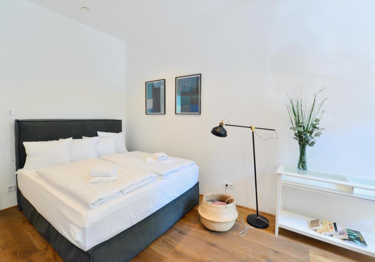 Charming Studio In Servitenviertel I Apartment Виена Екстериор снимка