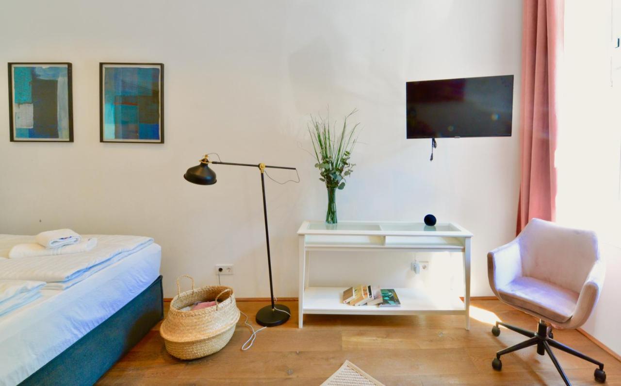 Charming Studio In Servitenviertel I Apartment Виена Екстериор снимка